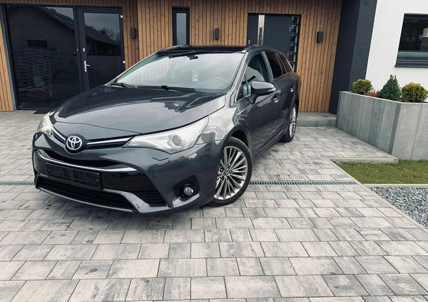 Toyota Avensis cena 49999 przebieg: 189000, rok produkcji 2015 z Kościerzyna małe 172